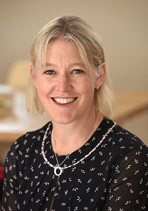 Jo Trump, Principal