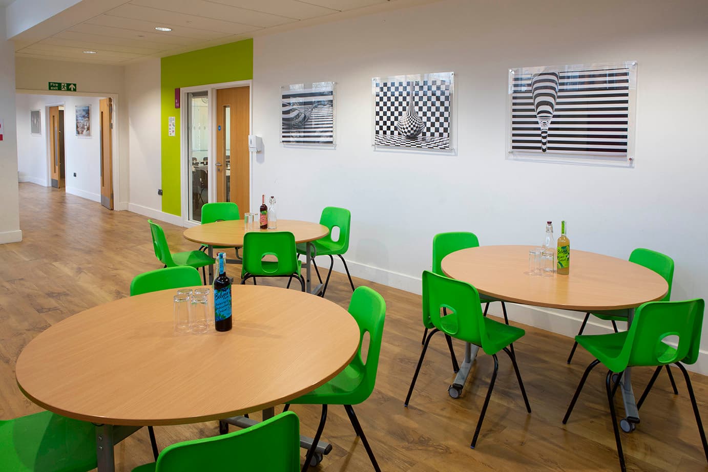 round tables and chairs